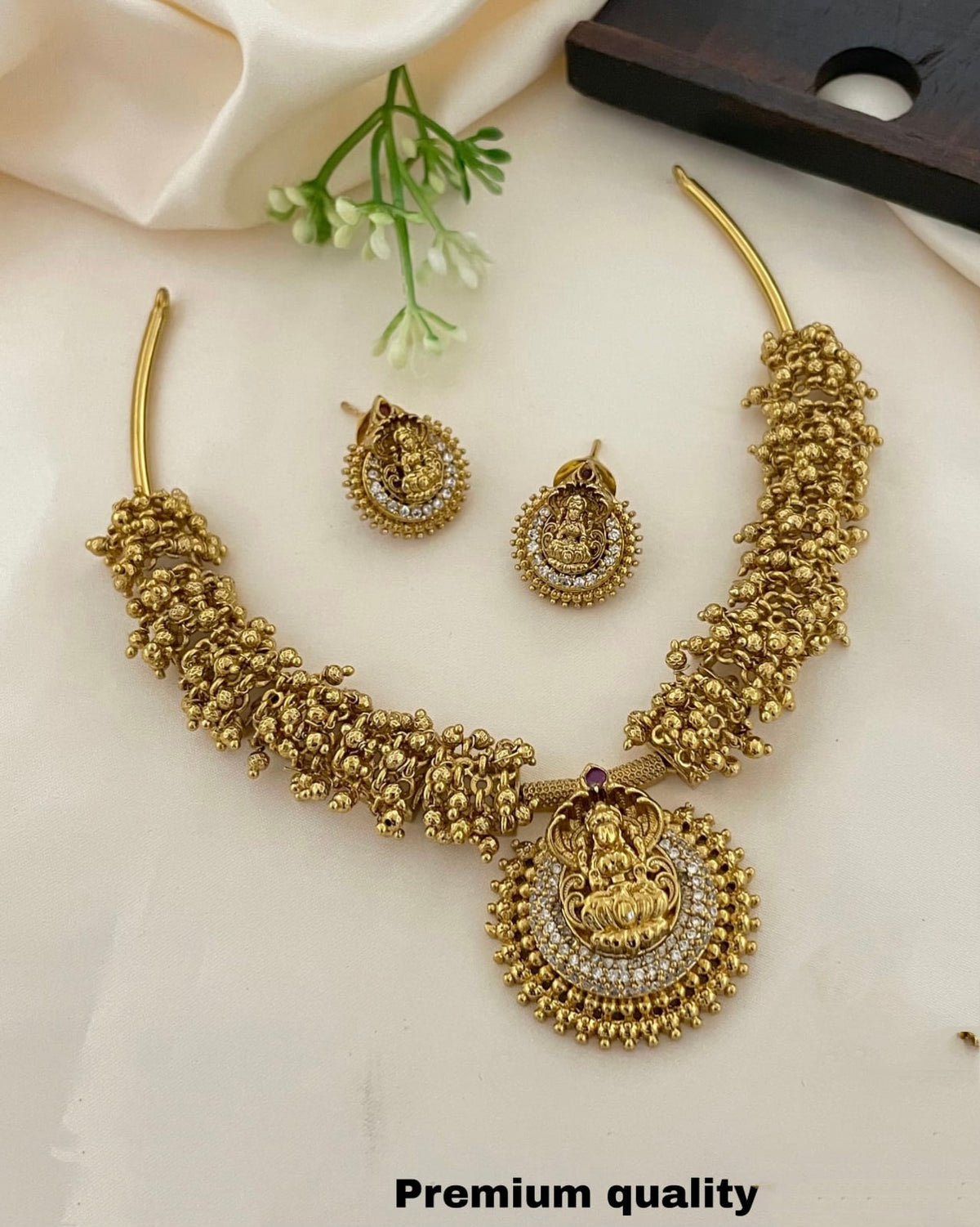 Gold Finish with Crystal Neckset