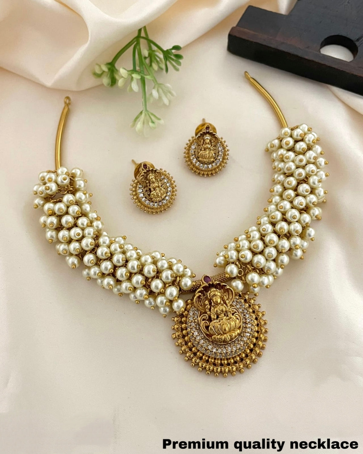 Gold Finish with Crystal Neckset